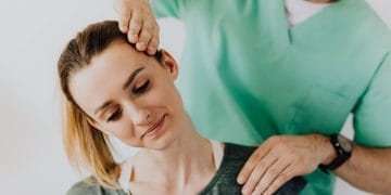 Chiropractor Back Pain Relief in Etobicoke: What to Expect